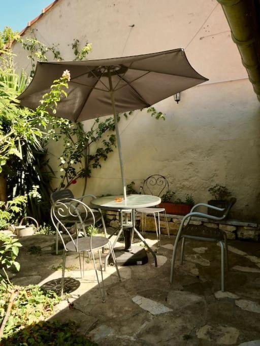 La Campagne Dans La Ville Narbonne Eksteriør billede